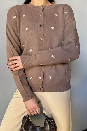 Kadın Fiyonk Nakışlı Triko Hırka