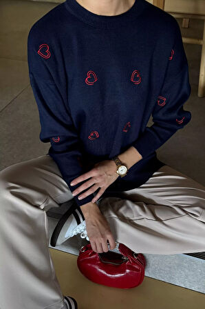 Kalp Nakışlı Kadın Triko Kazak