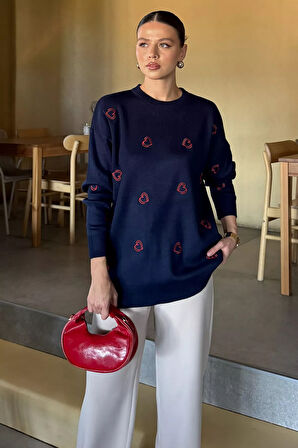 Kalp Nakışlı Kadın Triko Kazak