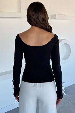 Kadın Kol Ucu Fiyonk Detaylı Likralı Bluz