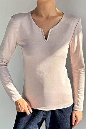 Ön Detaylı V Yaka Basıc Bluz