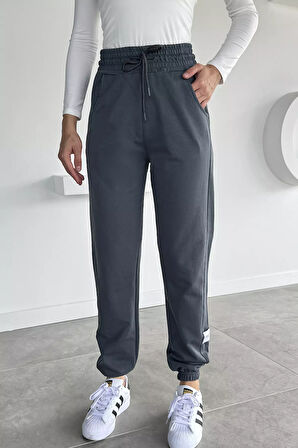 Kadın Amblem Detaylı Bel Ve Paça Lastikli Eşofman Altı