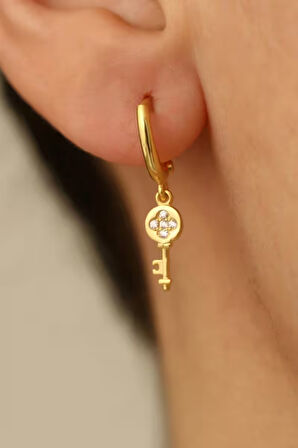 925 Ayar Gümüş Anahtarlı Küpe