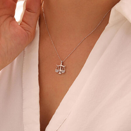 925 Ayar Gümüş Terazi Figürlü Hukukçu Kolyesi (Gümüş)