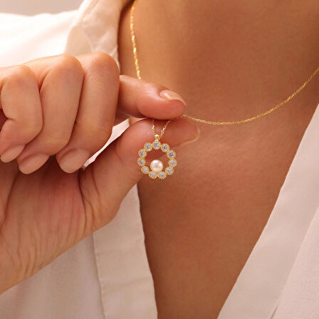925 Ayar Gümüş İnci ve Zirkon Taşlı Halkalı  Kolye (Rose Gold)