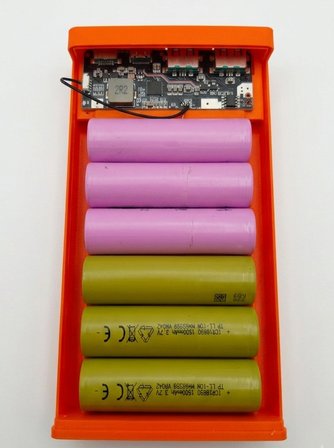 Gözeler Çift USB 5V 22.5W Led'li Micro Type-C Powerbank Hızlı Şarj Modülü Ve  Powerbank Kutusu (PİLLER DAHİL DEĞİLDİR)