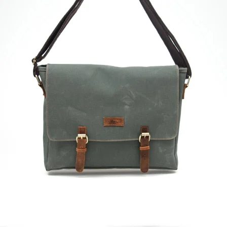 Design 03 Kanvas - Deri 15.6 Inch  Unisex Postacı Laptop Çantası