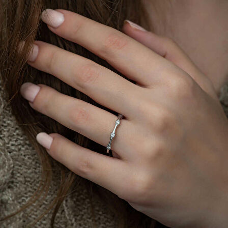 Gümüş Beştaşlı Mekik Kadın Yüzük