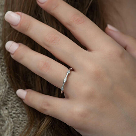 Gümüş Beştaşlı Mekik Kadın Yüzük