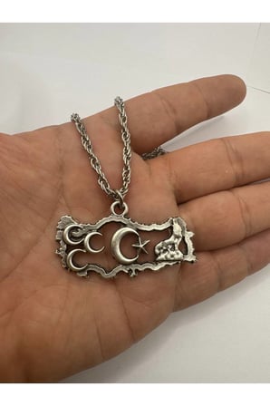 Üç Hilal Ay Yıldız Bozkurt ve Türkiye Haritası Figürlü Gümüş Renk Unisex Kolye –Türk Motifli Tasarım