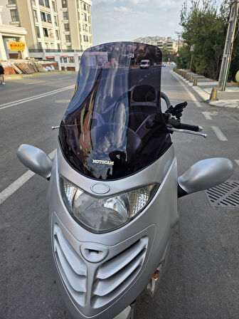 MOTOCAM Kymco Grand Dink Siperlik Ön Cam 2002-2008 Model 47cm Siyah Renkli 4mm