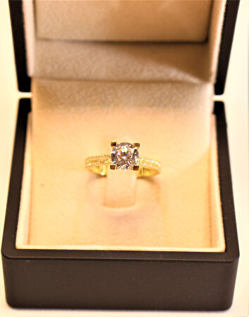 Altın Tektaş Yüzük