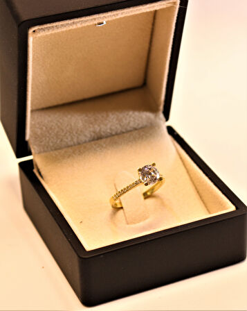 Altın Tektaş Yüzük