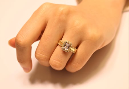 14 Ayar Altın Baget Taşlı Yüzük – Zarafetin Işıltılı Hali (2,70 Gram)(24240)