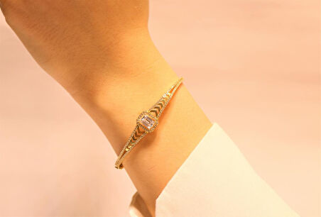 14 Ayar Altın Baget Taşlı Kelepçe Bilezik 2228