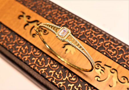 14 Ayar Altın Baget Taşlı Kelepçe Bilezik 2228