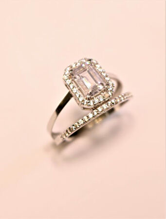 Altın Baget Taşlı Yüzük