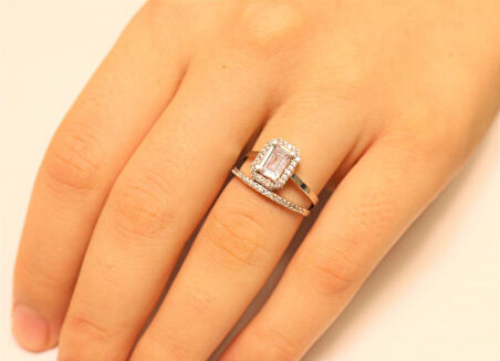 Altın Baget Taşlı Yüzük