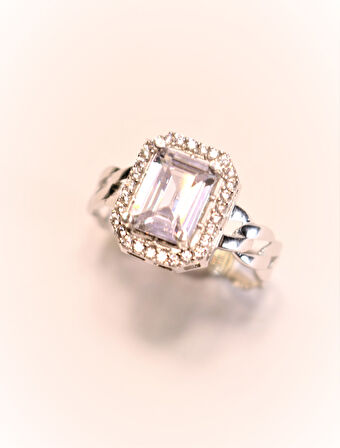 Altın Baget Taşlı Yüzük