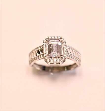 Altın Baget Taşlı Yüzük