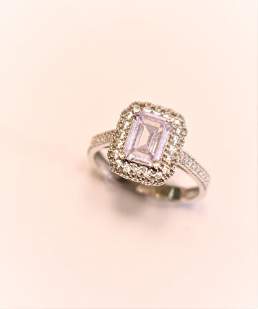 Altın Baget Taşlı Yüzük