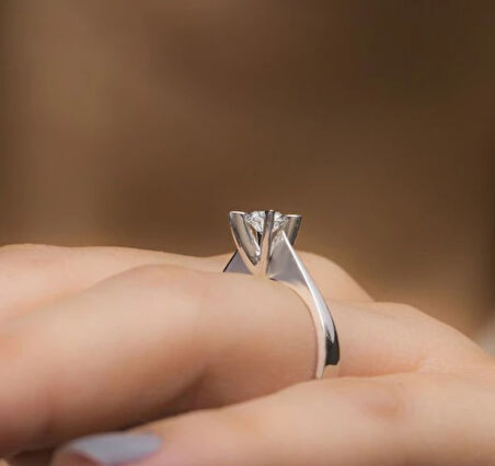 Pırlanta Tek Taş Yüzük