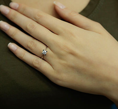 Pırlanta Tek Taş Yüzük