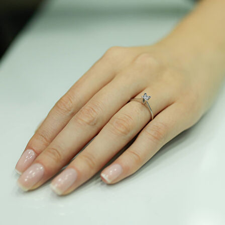 Pırlanta Tek Taş Yüzük