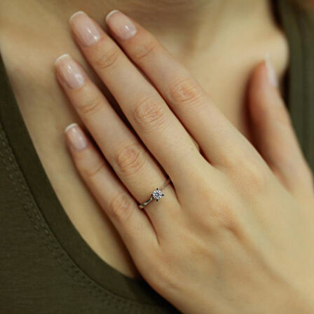 Pırlanta Tek Taş Yüzük