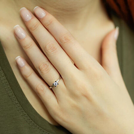 Pırlanta Tek Taş Yüzük