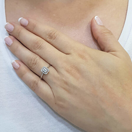 Pırlanta Baget Taşlı Yüzük