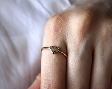 Altın Minimal Kalpli Yüzük