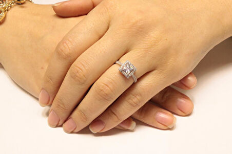 Beyaz Altın Baget Taşlı Yüzük