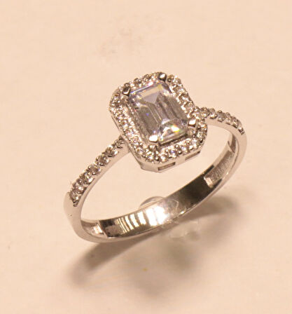 Beyaz Altın Baget Taşlı Yüzük