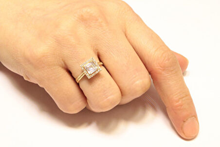 Altın Baget Taşlı Yüzük