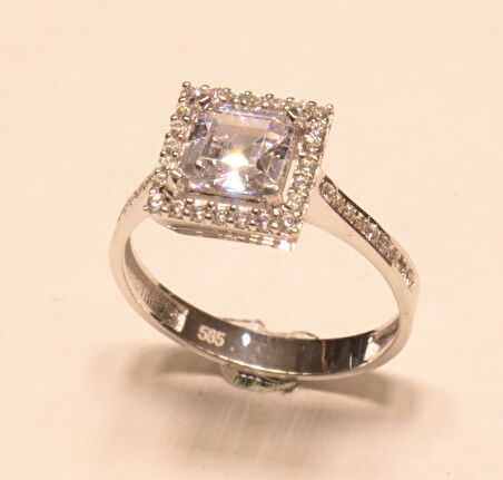 Altın Baget Taşlı Yüzük