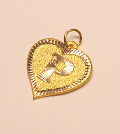 Altın Kalpli P Harfi