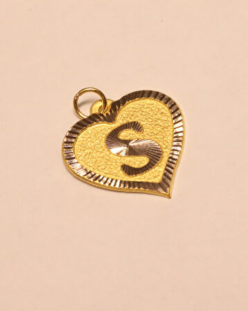  Altın Kalpli S Harfi