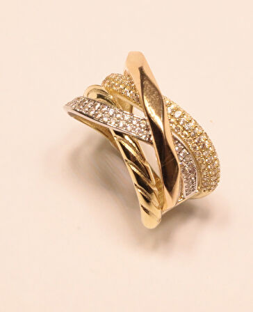 Altın Taşlı Yüzük