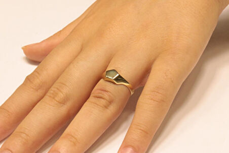 Altın Altıgen Köşeli Yüzük