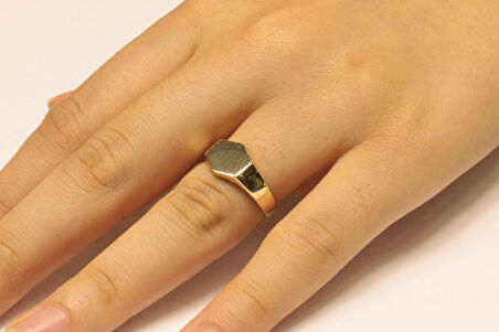 Altın Altıgen Köşeli Yüzük