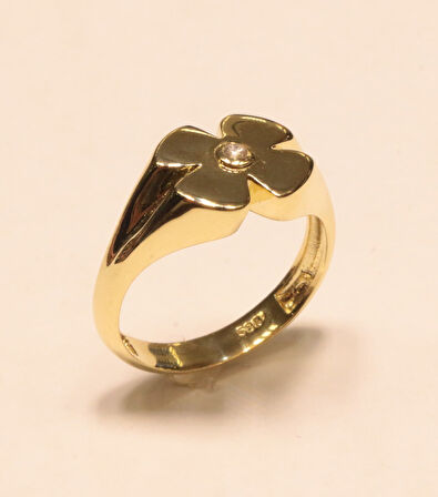 Altın Taşlı Yonca Model Yüzük