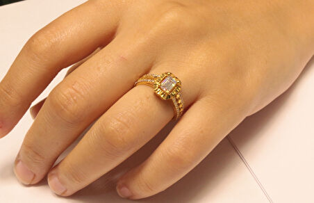  14 Ayar Altın Baget Tek Taş Yüzük