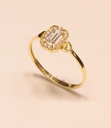 14 Ayar Altın Baget Taşlı Yüzük