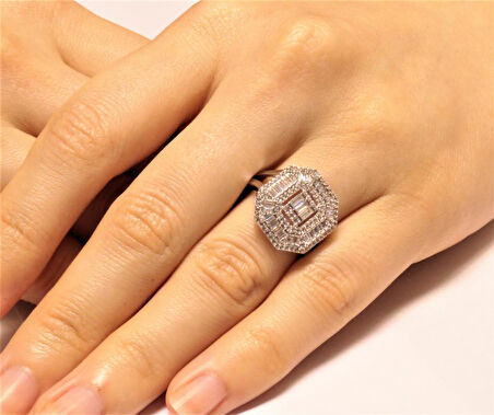 Altın Baget Taşlı Yüzük