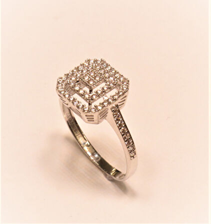 Altın Baget Taşlı Yüzük