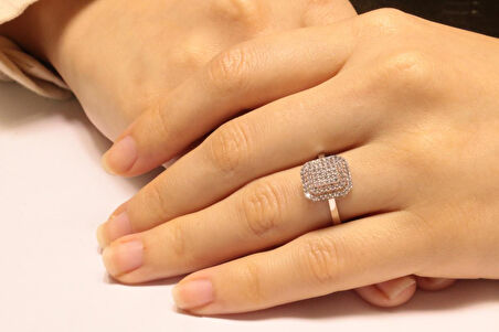 Altın Baget Taşlı Yüzük