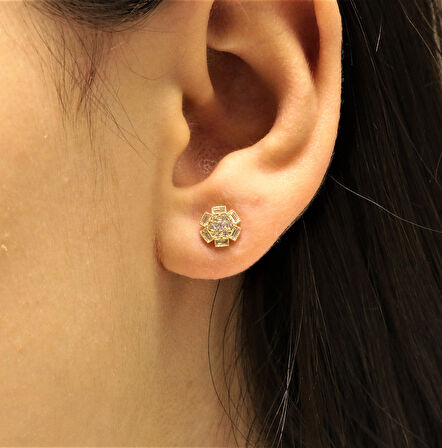  Altın Baget Taşlı Vidalı Küpe