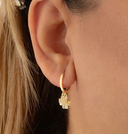  Altın Sallantılı Papatya Küpe