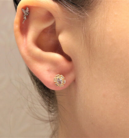  Altın Vidalı Baget Taşlı Küpe